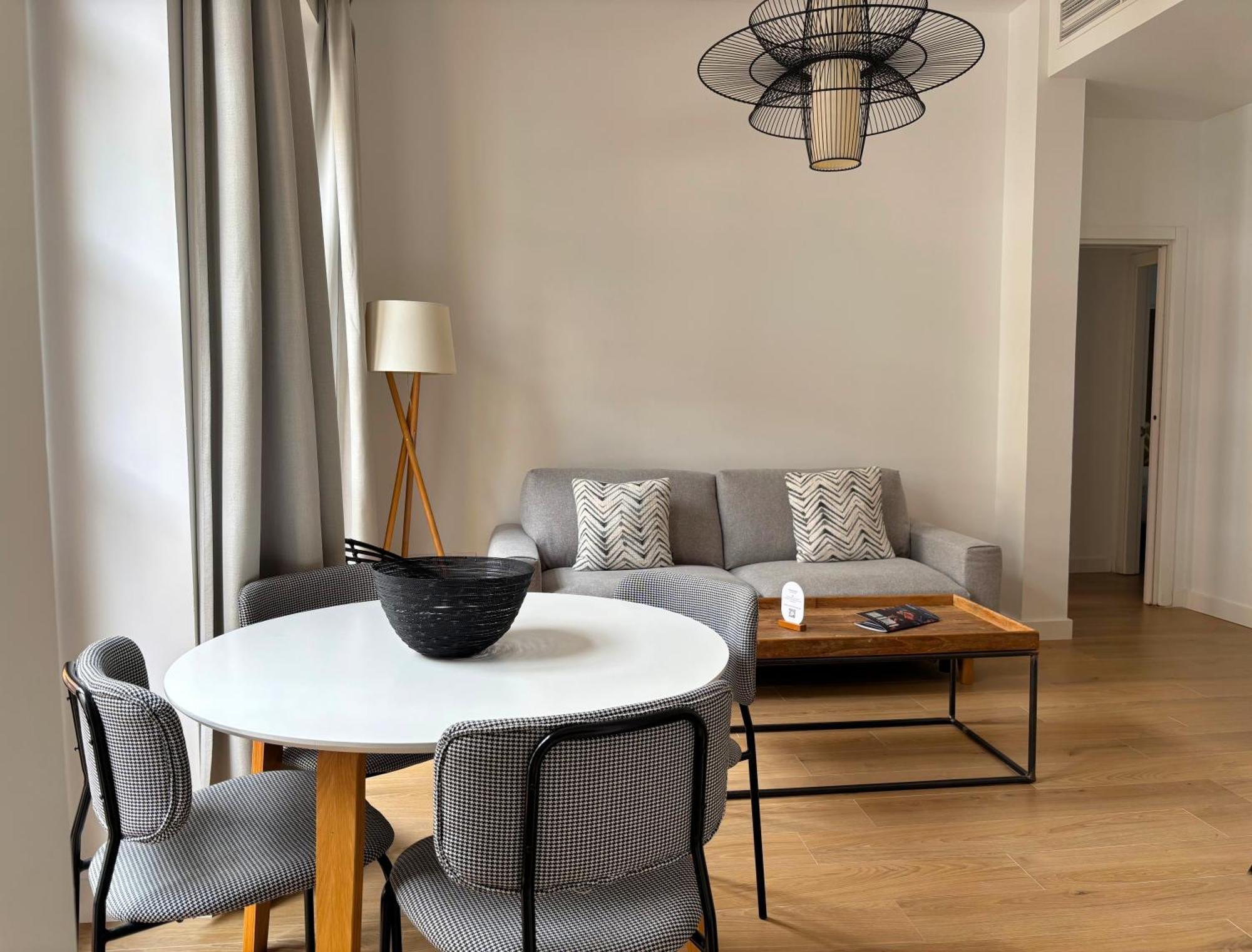 Apartamentos Core Suite Sevilla Dış mekan fotoğraf